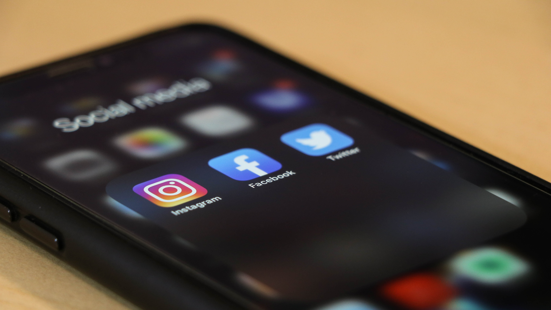 social media apps on mobile