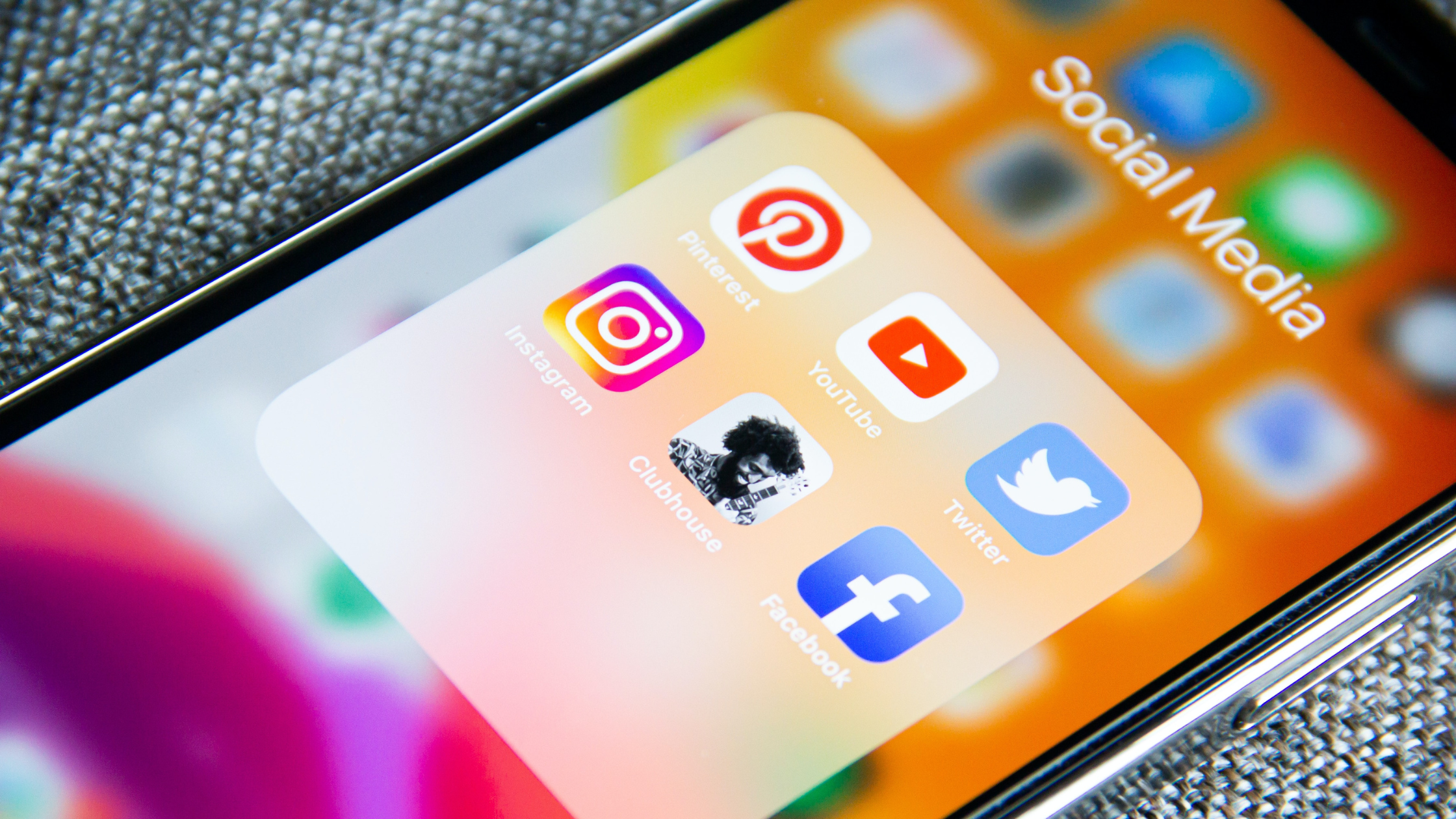 social media apps on mobile